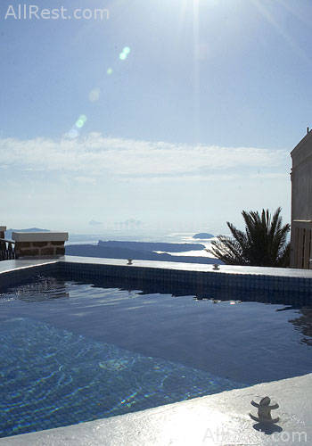 Irinis Villas Resort 9